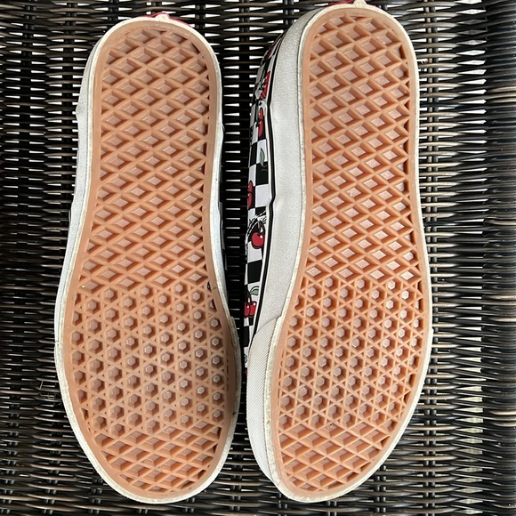 VANS Sneakers Cherry Checker Design - Picture 6 of 6